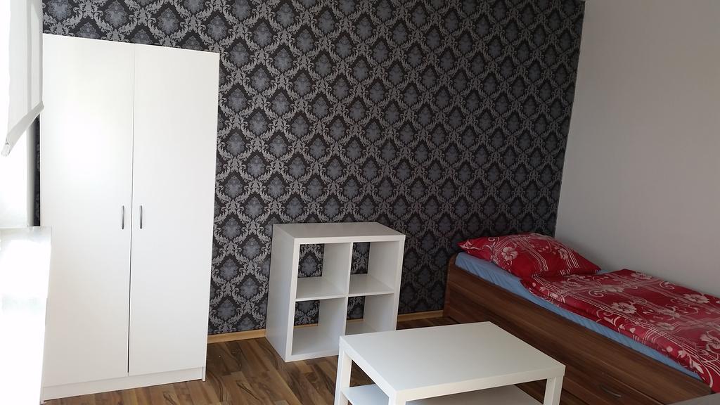 Frankfurt Airport & Fair Apartment Kelsterbach Rum bild