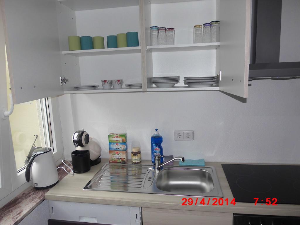 Frankfurt Airport & Fair Apartment Kelsterbach Rum bild