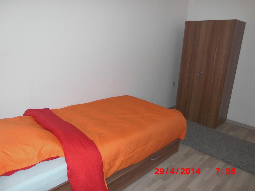 Frankfurt Airport & Fair Apartment Kelsterbach Exteriör bild